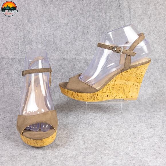 Charles By Charles David Lambert Ankle Strap Wedge Heels Taupe Women's Size 7.5M - Picture 1 of 15